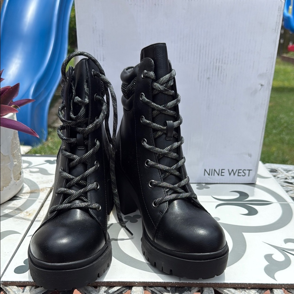 Nine West Quona Black Lace Up Boots size 8 - Picture 2 of 9